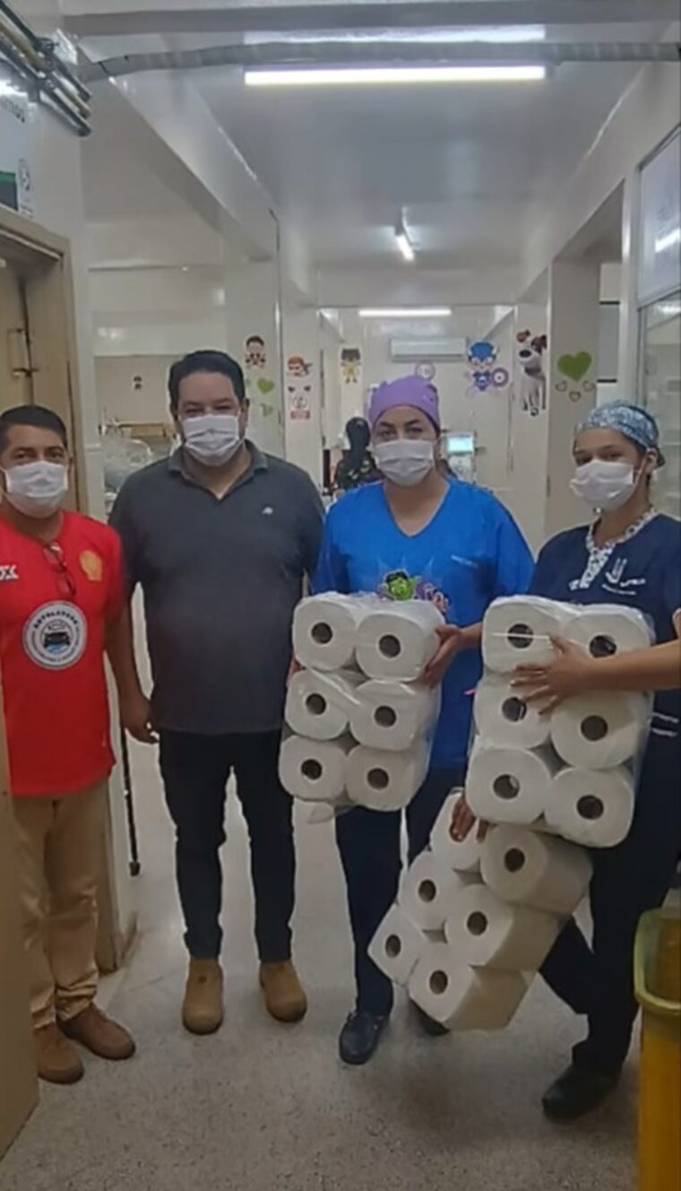 Donación de insumos a un hospital